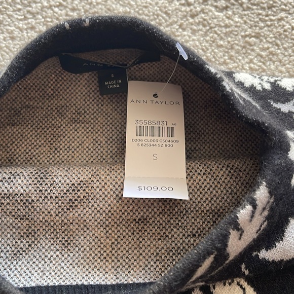 Ann Taylor Floral Sweater Size Small - Picture 4 of 6